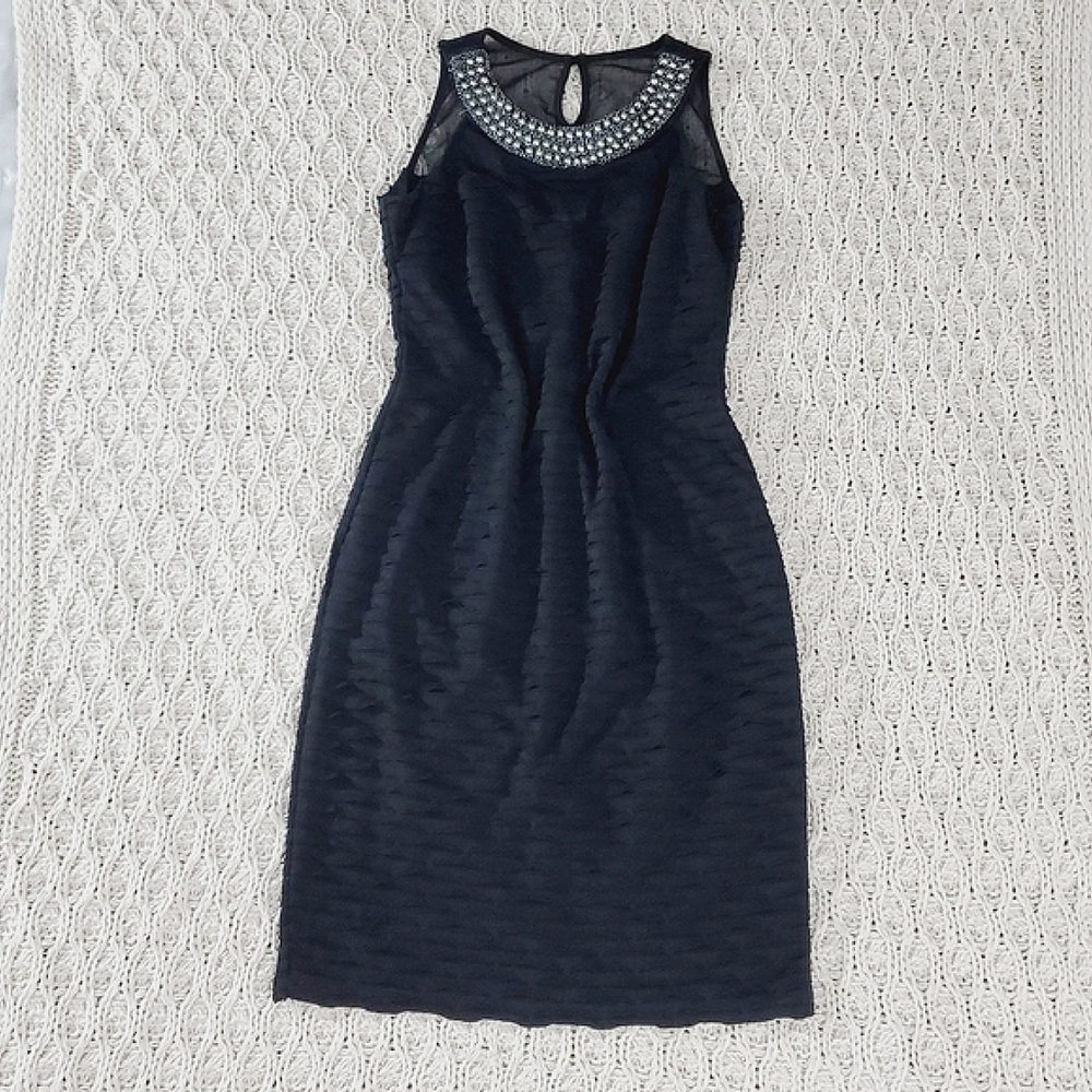 Frank Lyman Metallic Beaded Neck Sweetheart Textured Black Sheath Dress